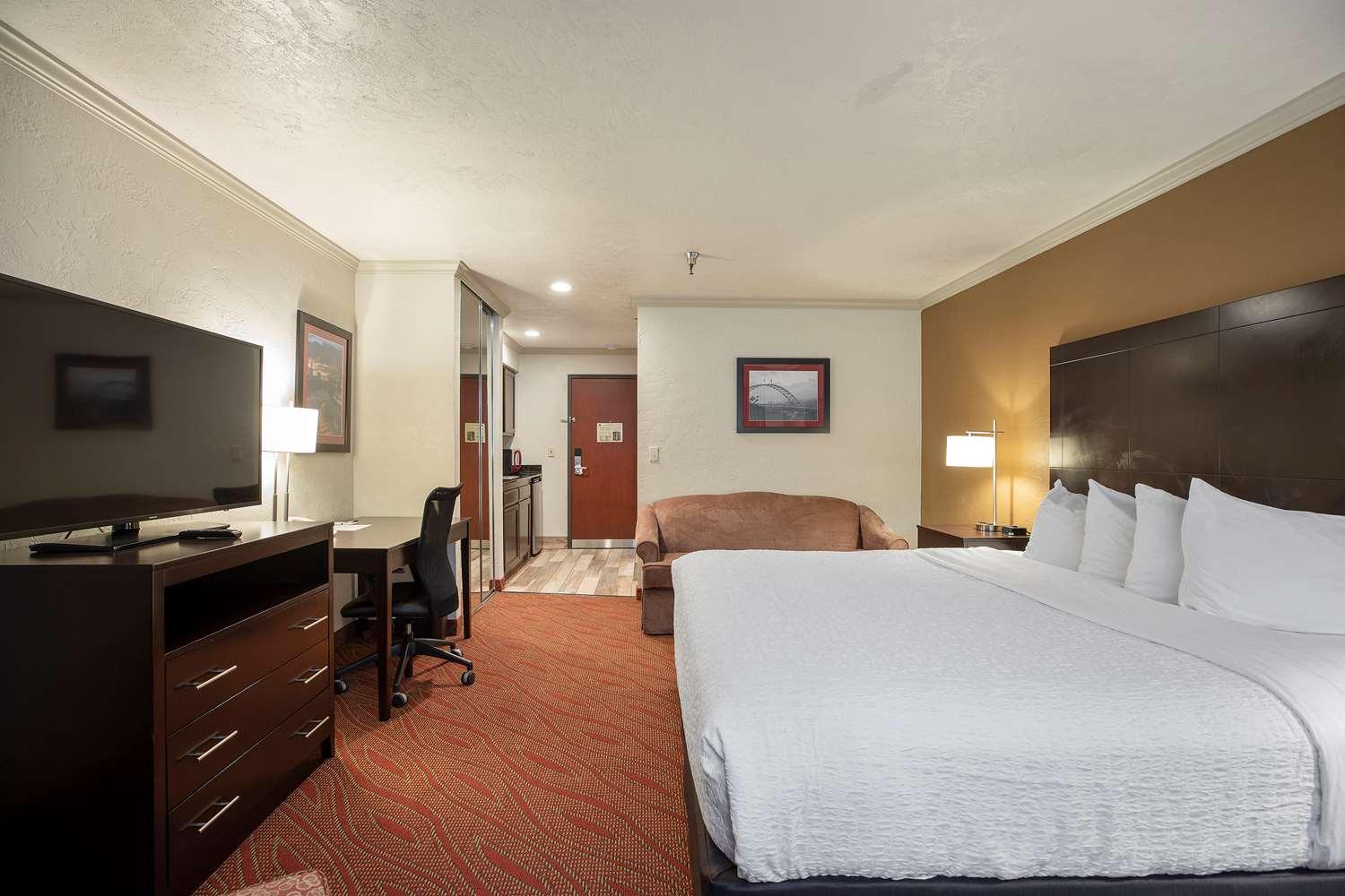 Best Western Plus Parkway Inn ويلسونفيل المظهر الخارجي الصورة