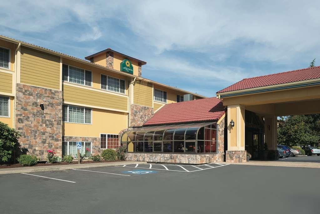 Best Western Plus Parkway Inn ويلسونفيل المظهر الخارجي الصورة