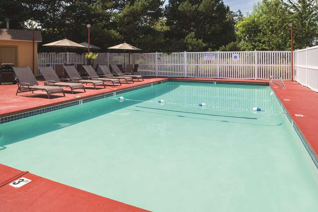 Best Western Plus Parkway Inn ويلسونفيل المظهر الخارجي الصورة