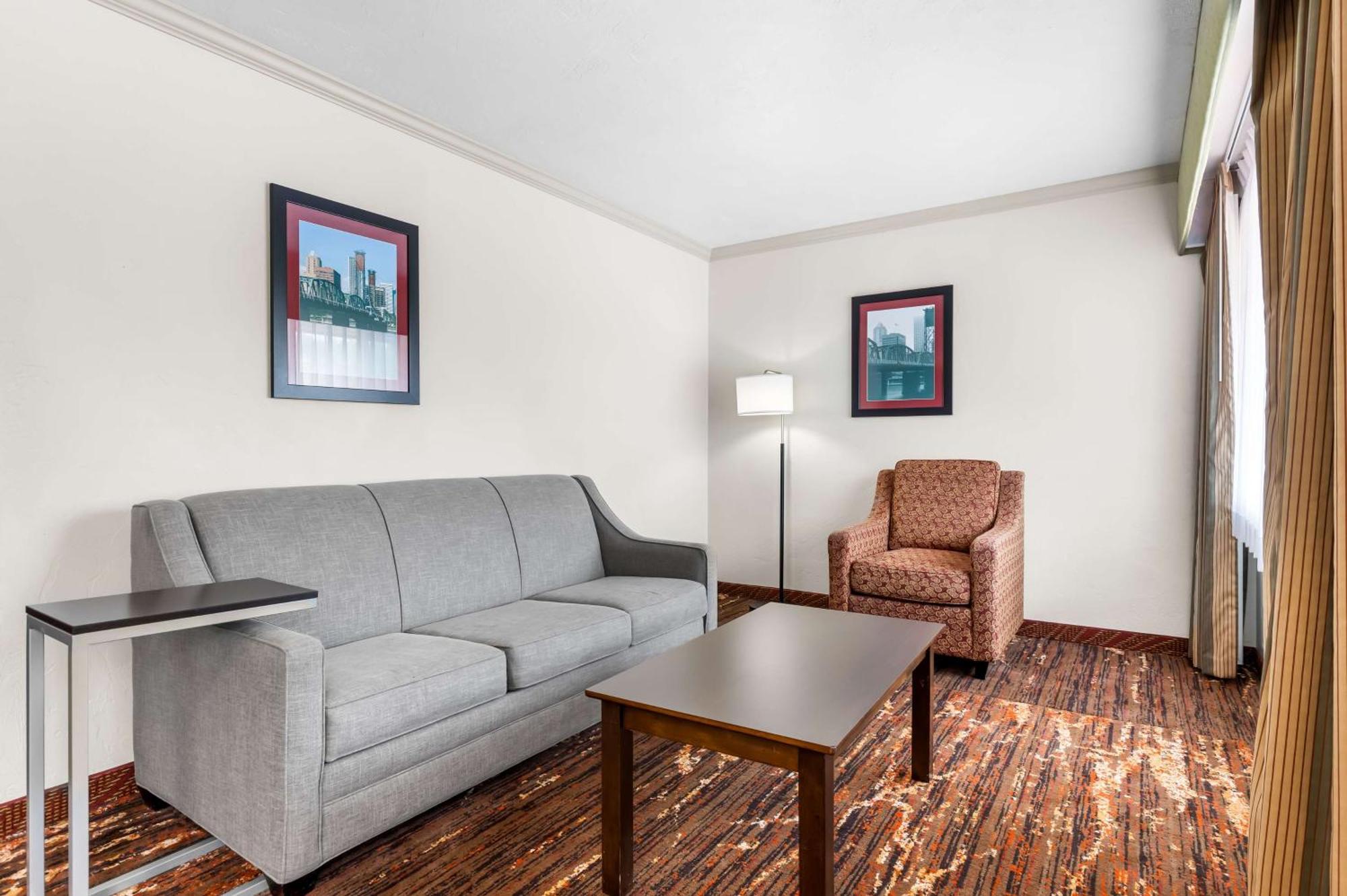 Best Western Plus Parkway Inn ويلسونفيل المظهر الخارجي الصورة