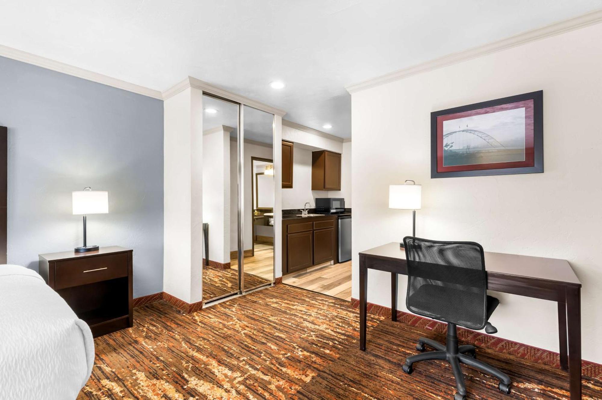 Best Western Plus Parkway Inn ويلسونفيل المظهر الخارجي الصورة