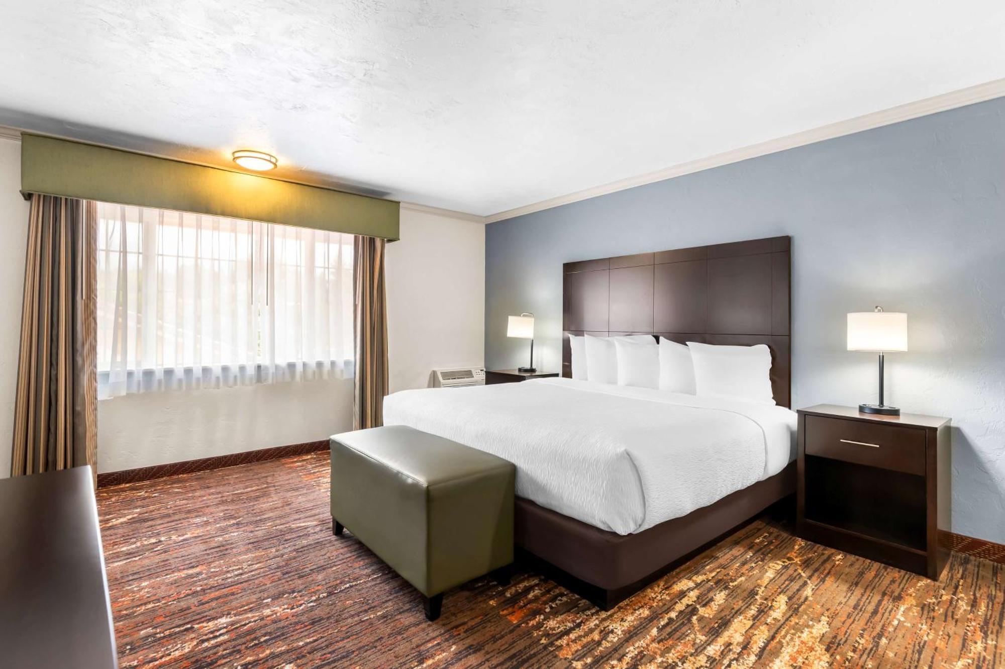 Best Western Plus Parkway Inn ويلسونفيل المظهر الخارجي الصورة