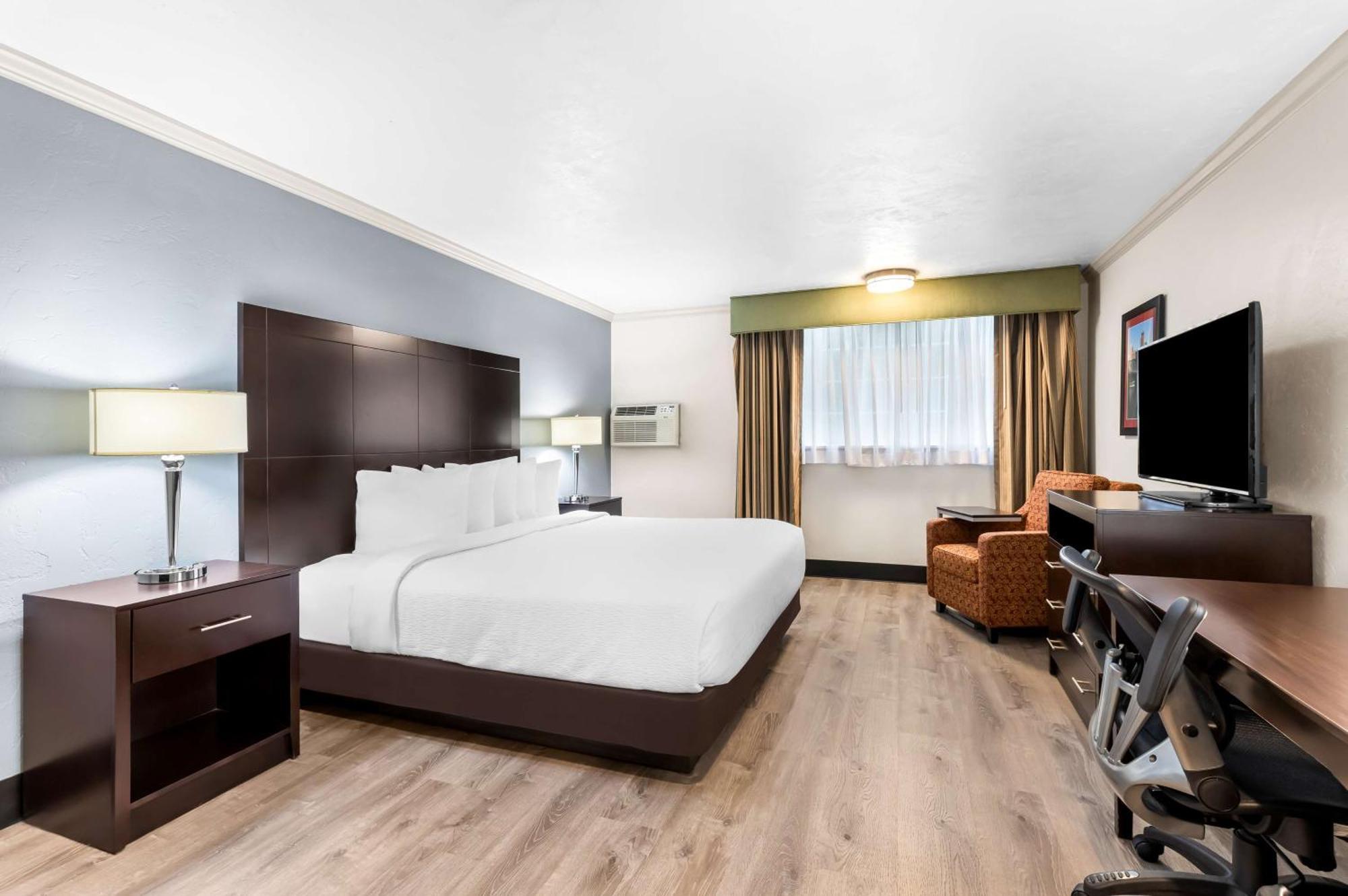 Best Western Plus Parkway Inn ويلسونفيل المظهر الخارجي الصورة