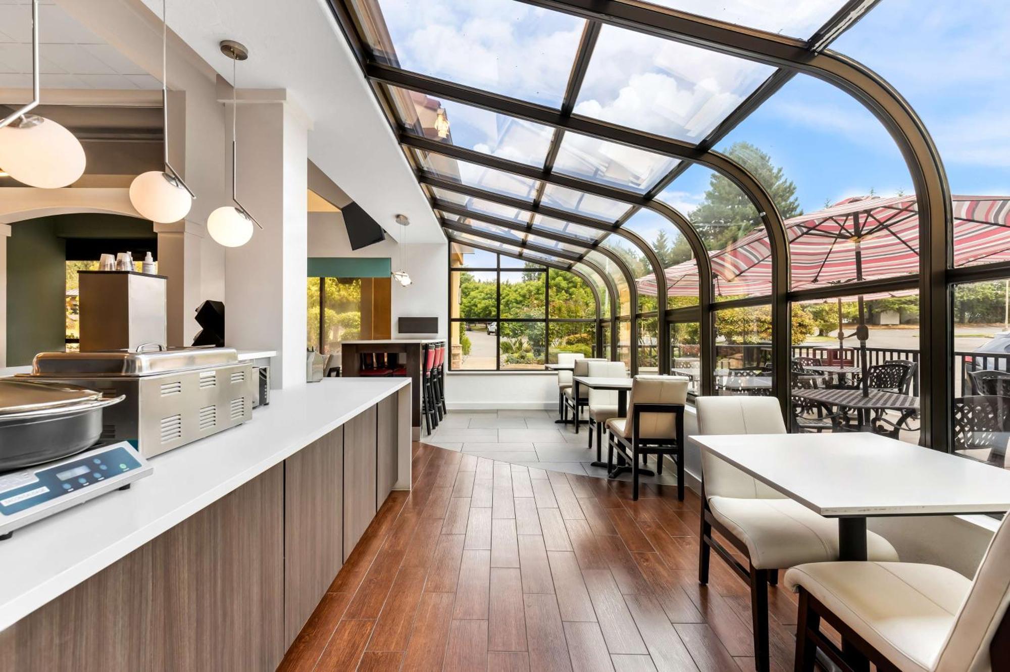 Best Western Plus Parkway Inn ويلسونفيل المظهر الخارجي الصورة