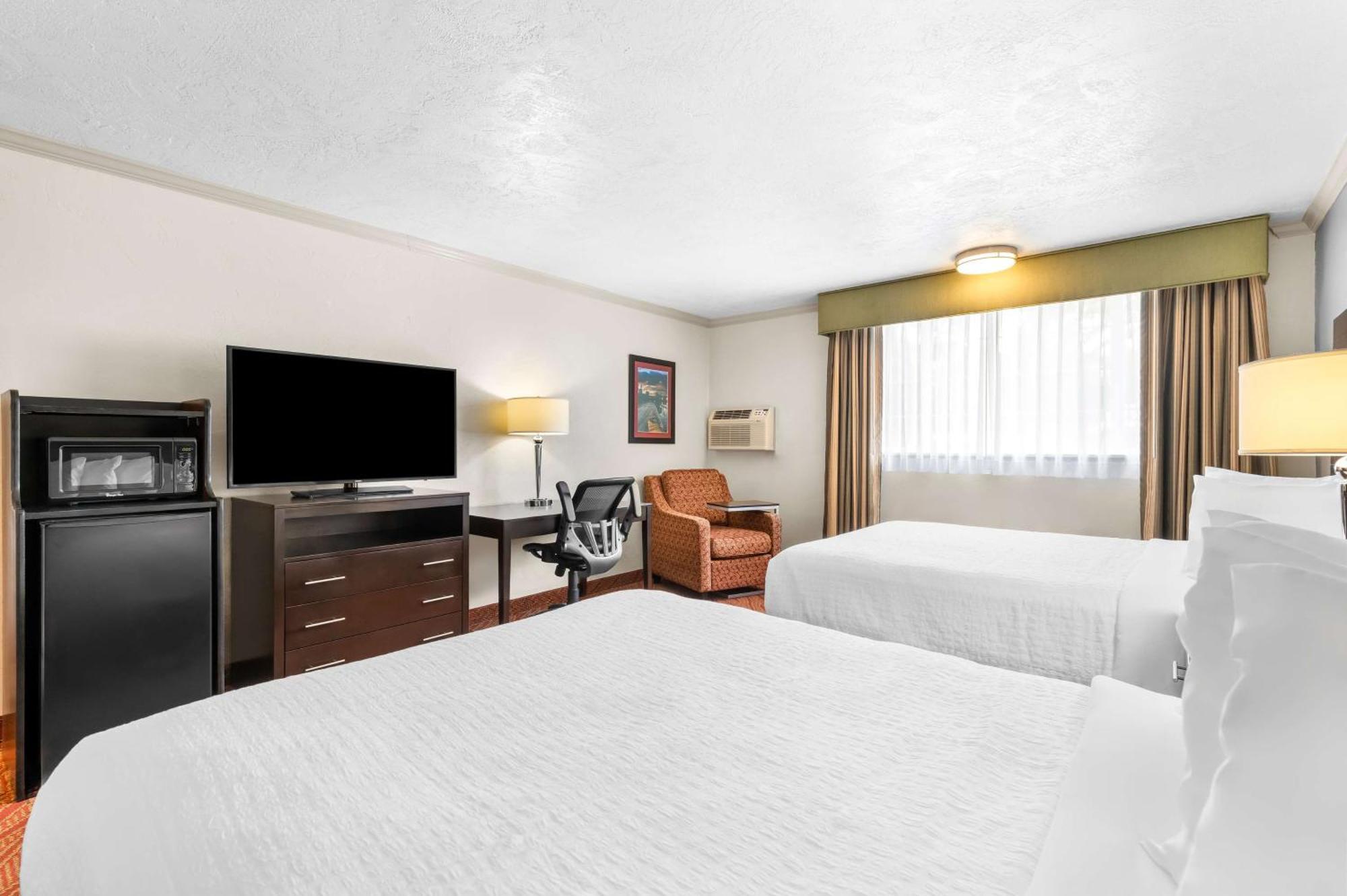 Best Western Plus Parkway Inn ويلسونفيل المظهر الخارجي الصورة