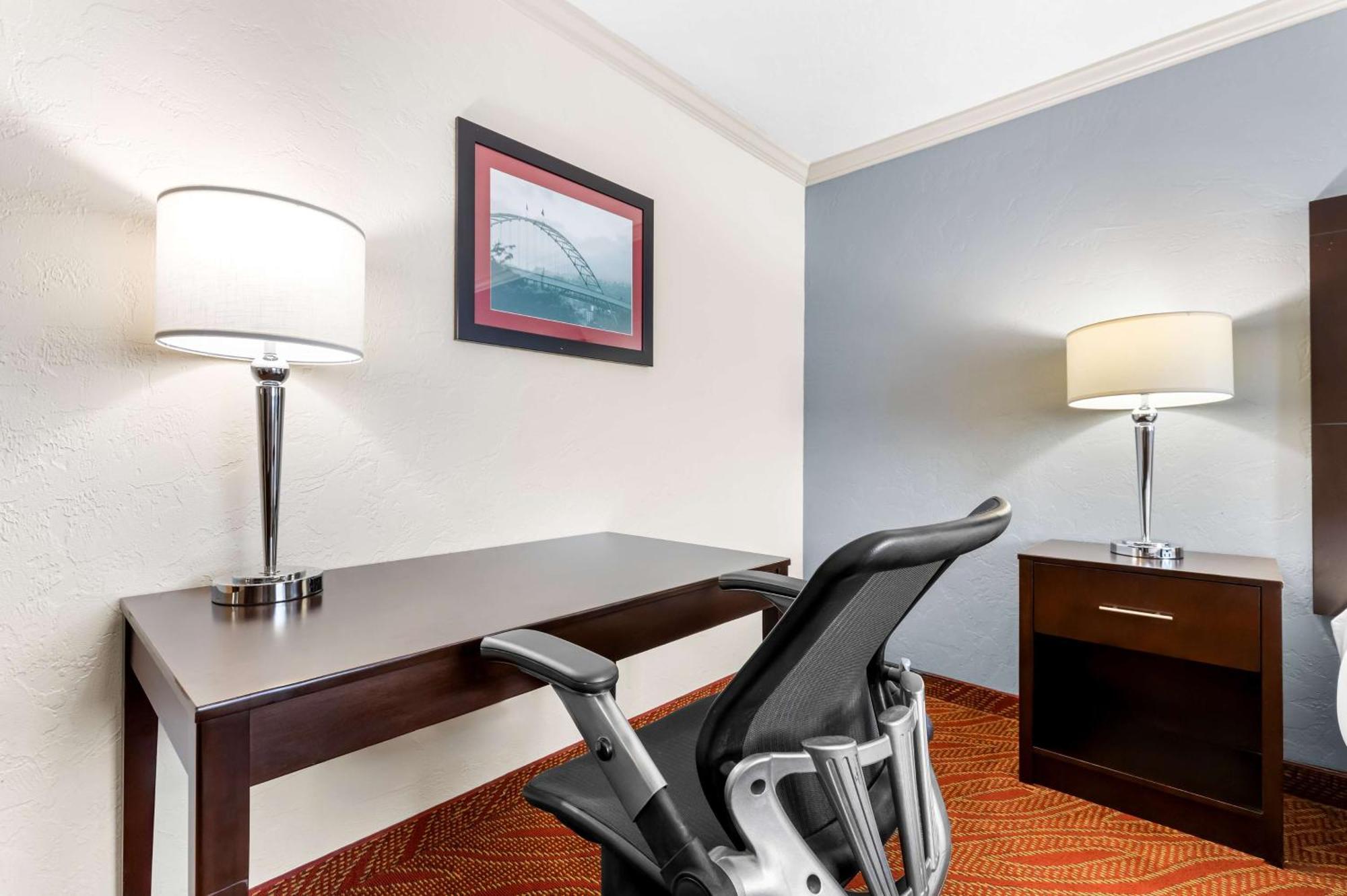 Best Western Plus Parkway Inn ويلسونفيل المظهر الخارجي الصورة